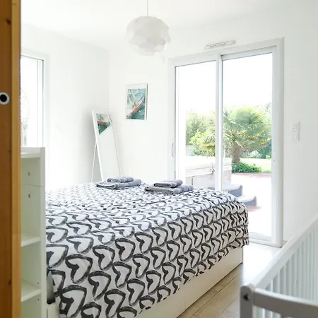 Prázdninový dům Maison Recente Proche Centre-ville, 8 Personnes *