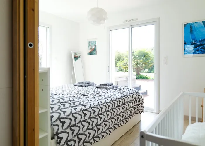 Prázdninový dům Maison Recente Proche Centre-ville, 8 Personnes *